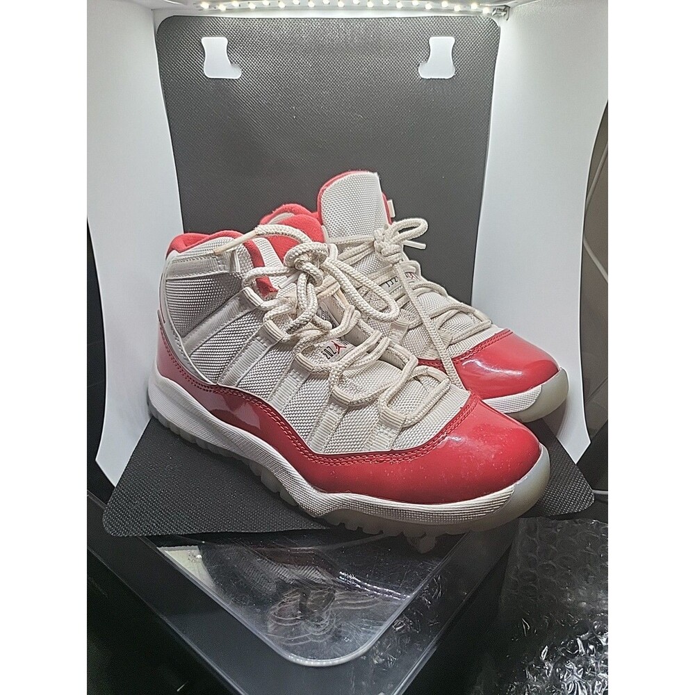 Air Jordan Retro 2 Cherry Red Kids 2.5 Y